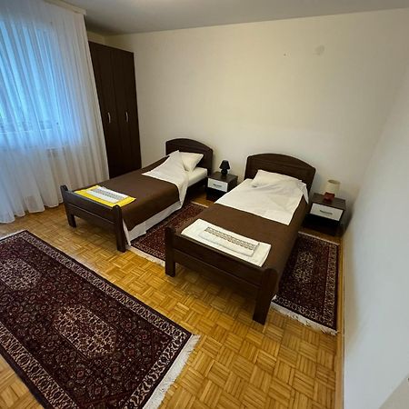 Apartment Share Sarajevo Esterno foto